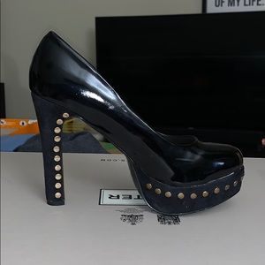 Women’s shoes